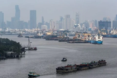Exportaciones de Tailandia aumentan después de 10 meses
