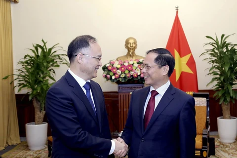 Canciller vietnamita recibe al asistente de ministro de Relaciones Exteriores de China