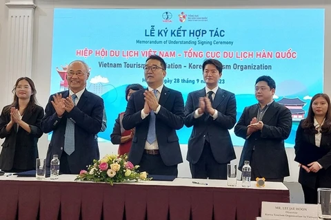 Vietnam y Corea del Sur firman memorando para fortalecer cooperación turística