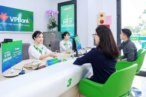 Continúan bajando tasas pasivas de bancos vietnamitas