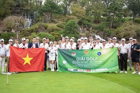 Celebran en Fukuoka torneo de golf de la amistad Vietnam-Japón