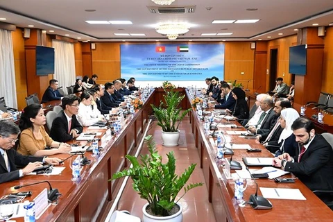 Efectúan quinta reunión del Comité Intergubernamental Vietnam-EAU