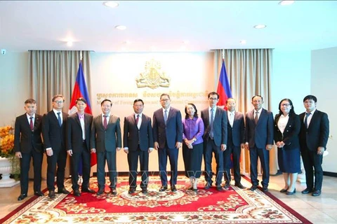 Vietnam y Camboya intensifican cooperación integral