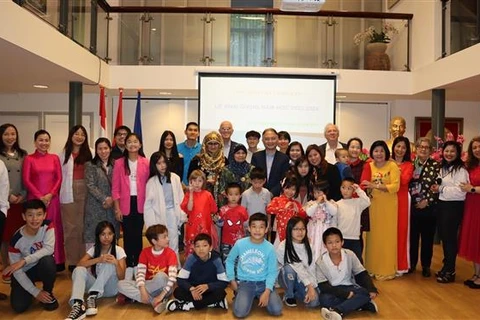 Comienzan clase de idioma vietnamita en Países Bajos para 2023-2024