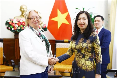 Vicecanciller vietnamita recibe a directora general de la Oficina de ONU en Ginebra