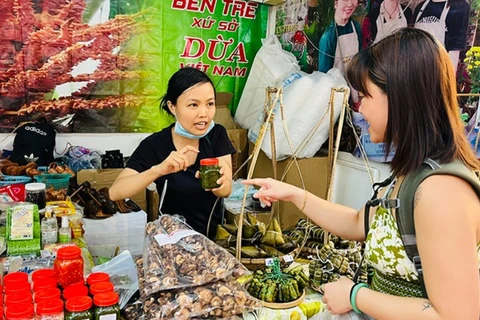 Amplia presencia de visitantes en festival en honor a cultura culinaria vietnamita