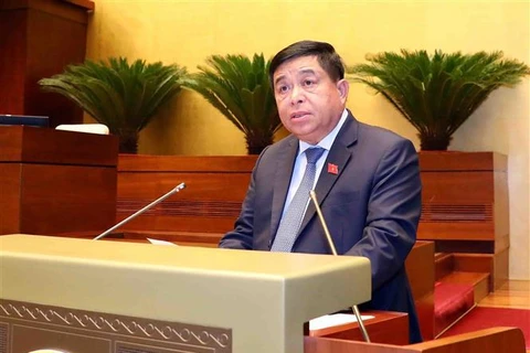 Diputados vietnamitas evalúan informes sobre inversión pública a medio plazo