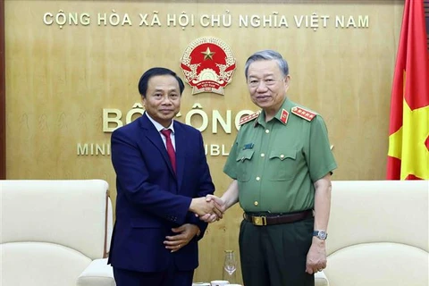 Ministerios de Seguridad Pública de Vietnam y Laos intensifican cooperación 