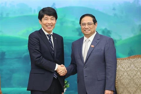 Primer ministro recibe al gobernador de la prefectura japonesa de Gunma