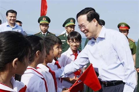 Presidente de Vietnam visita distrito insular de Co To