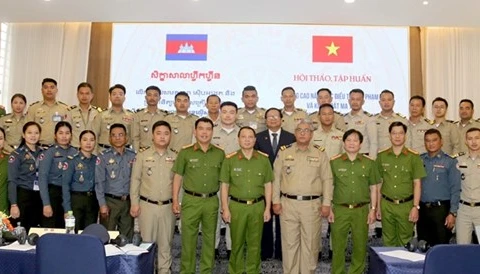 Vietnam ayuda a mejorar capacidad de fuerzas antidrogas de Camboya