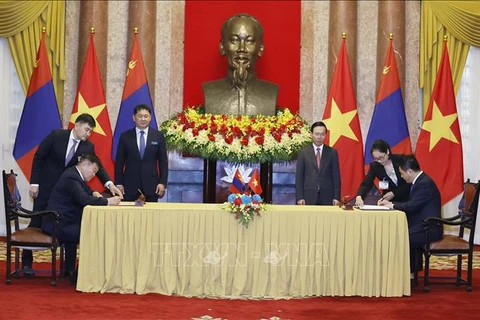 Vietnam y Mongolia firman memorando de entendimiento sobre comercio sostenible de arroz