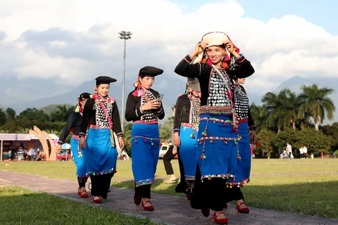 Colores brillantes del Festival cultural de las minorías étnicas