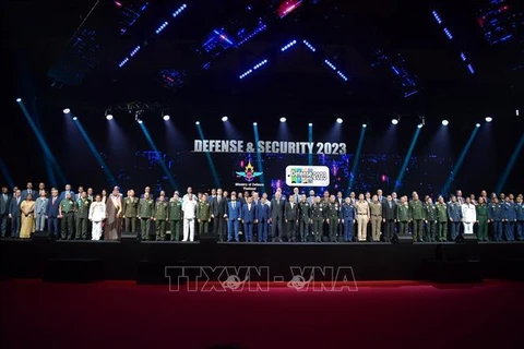 Vietnam asiste a Exposición de Defensa y Seguridad 2023 en Tailandia