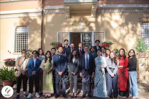 Estudiantes vietnamitas en Italia fomentan conectividad