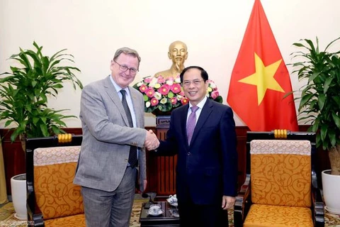 Canciller vietnamita recibe al ministro presidente de Turingia, Alemania