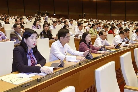 Debate Parlamento de Vietnam sobre inversión en obras viales
