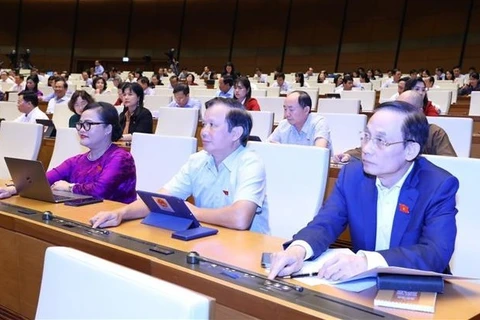 Parlamento vietnamita adopta resolución sobre asignación del presupuesto estatal en 2024