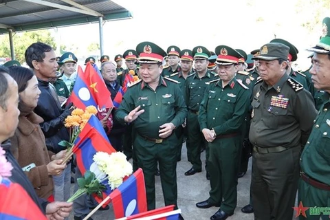 Vietnam, Laos y Camboya inspeccionan preparación para intercambio de amistad en defensa fronteriza