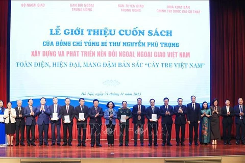 Presentan libro del secretario general del PCV sobre la diplomacia de Vietnam 