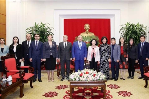 Profundizan lazos entre partidos gobernantes de Vietnam y Azerbaiyán