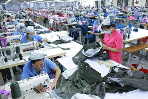  Garantizan empleos y bienestar social para desarrollo económico de Vietnam