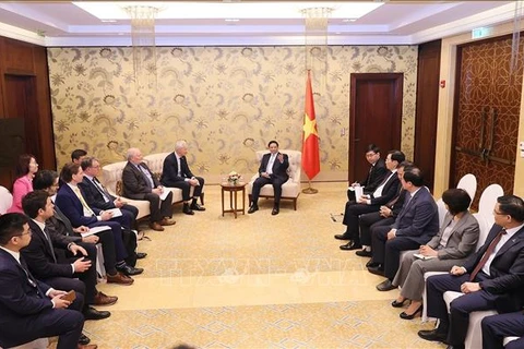 Premier vietnamita recibe a gerentes empresariales extranjeros