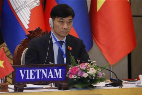 Lazos parlamentarios promueven conexión de economías de Camboya-Laos-Vietnam