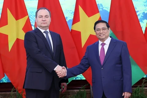 Premier vietnamita preside acto de bienvenida a su homólogo bielorruso