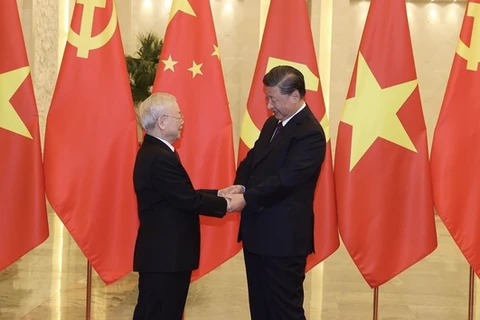 Visita de Xi Jinping crea nuevo impulso para relaciones Vietnam-China