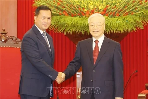 Máximo dirigente partidista de Vietnam recibe a premier camboyano