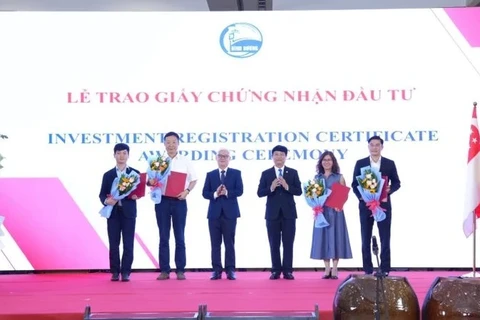 Provincia vietnamita busca facilitar operación de empresas singapurenses 