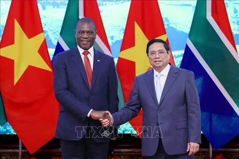 Premier vietnamita recibe al vicepresidente sudafricano