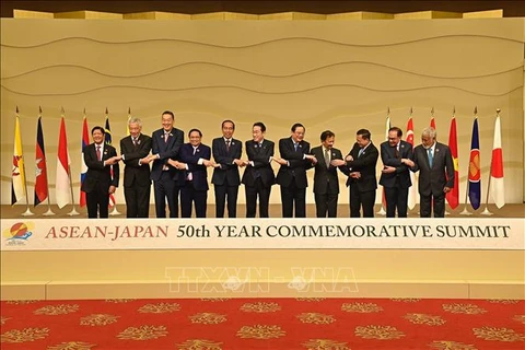 Premier vietnamita aboga por amistad y cooperación entre ASEAN y Japón