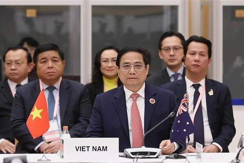 Premier vietnamita asiste a Conferencia de Comunidad de Emisiones Cero de Asia