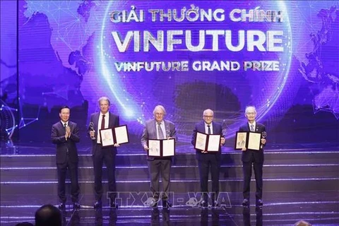 Presidente: Un Vietnam próspero sobre base de ciencia-tecnología contribuirá más al mundo