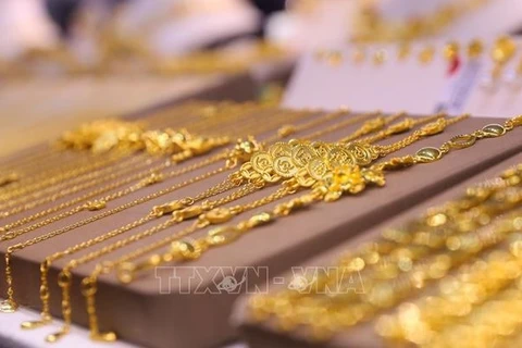 Aumentan drásticamente precios del oro en Vietnam