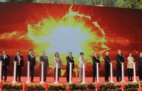 Localidades vietnamita y china elevan al nivel internacional par de puertas fronterizas