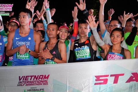Participarán cinco mil atletas en Medio Maratón Internacional 2024 en Hanoi