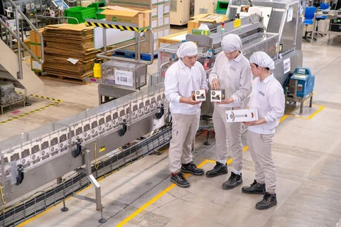 Nestlé invierte 100 millones de dólares adicionales para ampliar producción en Vietnam