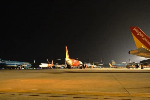 Realizarán unos dos mil vuelos nocturnos en ocasión del Tet en Vietnam