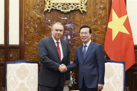 Presidente de Vietnam recibe a embajadores de Nueva Zelanda y Perú