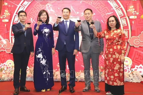 Vietnamitas en Hong Kong (China) se reúnen con motivo del Año Nuevo Lunar
