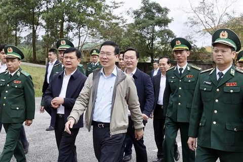 Presidente vietnamita felicita al pueblo y guardias fronterizos de Nghe An en ocasión del Tet