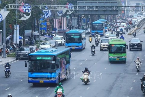 Hanoi pretende reverdecer el sistema de autobuses antes de lo previsto