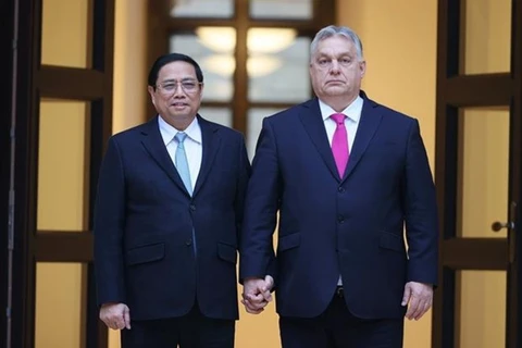 Primeros ministros vietnamita y húngaro sostienen conversaciones