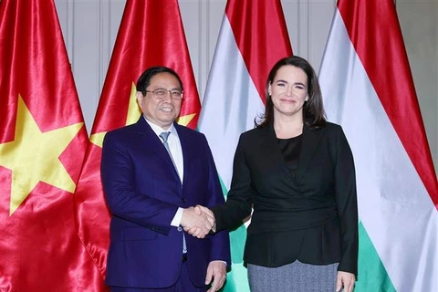 Hungría aprecia papel y posición de Vietnam en arena internacional