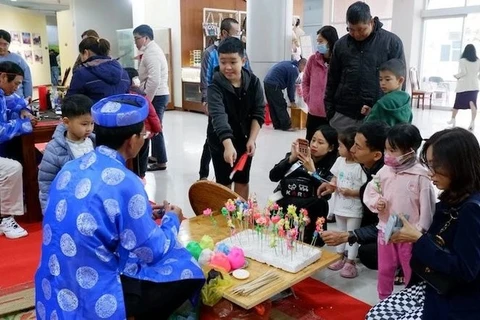 Amplias actividades en el mercado del Tet en Museo de Da Nang