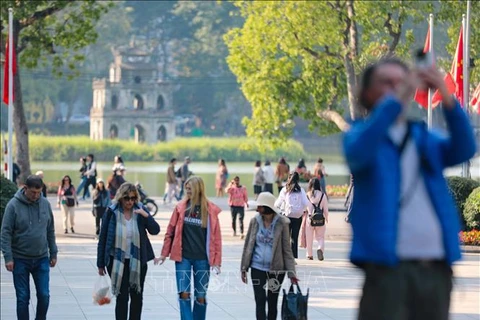 Hanoi implementará medidas para atraer más turistas extranjeros