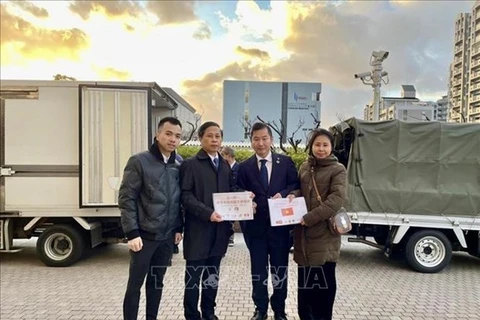 Consulado General de Vietnam en Japón entrega donaciones a víctimas de terremoto